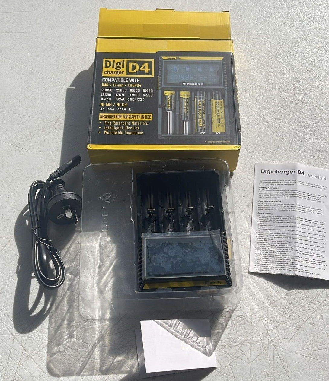 D4 Digital Smart Battery Charger 4_47283320-cc64-438a-8095-12db5c0dbb38